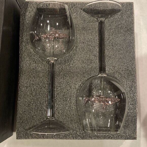 Shark Wine Glass Clear w Pink Shark SET OF 2 Barware Drinking Glasses 8” Tall - Picture 3 of 5
